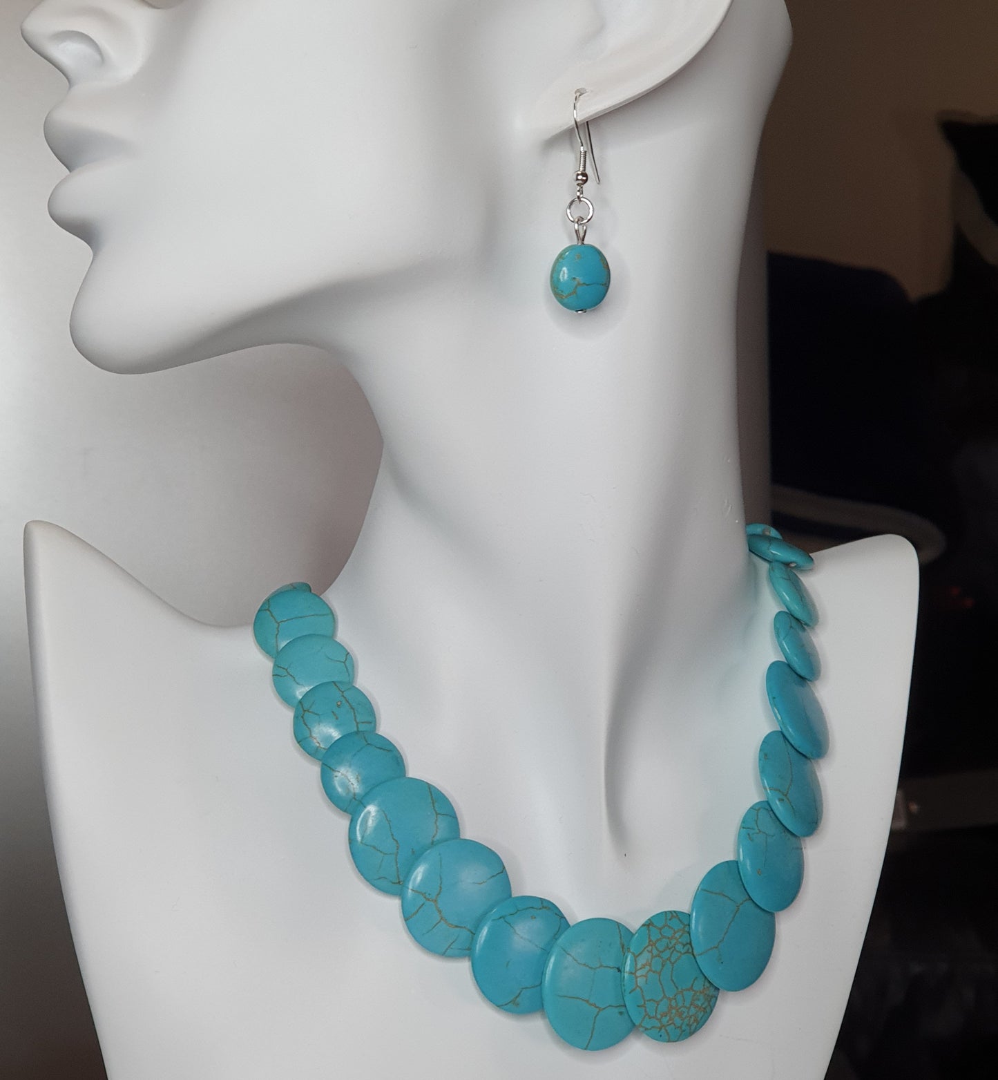 Dyed Blue Howlite Beaded Graduated Collar Boho Necklace And Dangle Drop Earrings Set